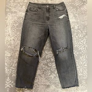 AE RIPPED MOM JEAN